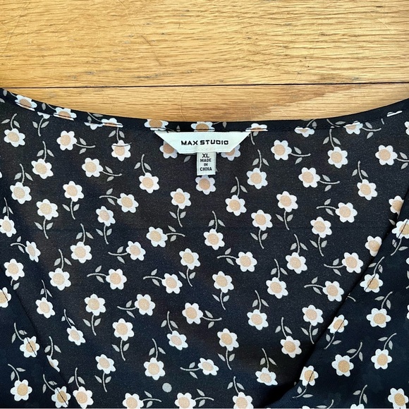 Max Studio Black Floral Tie Front Top - Picture 4 of 5